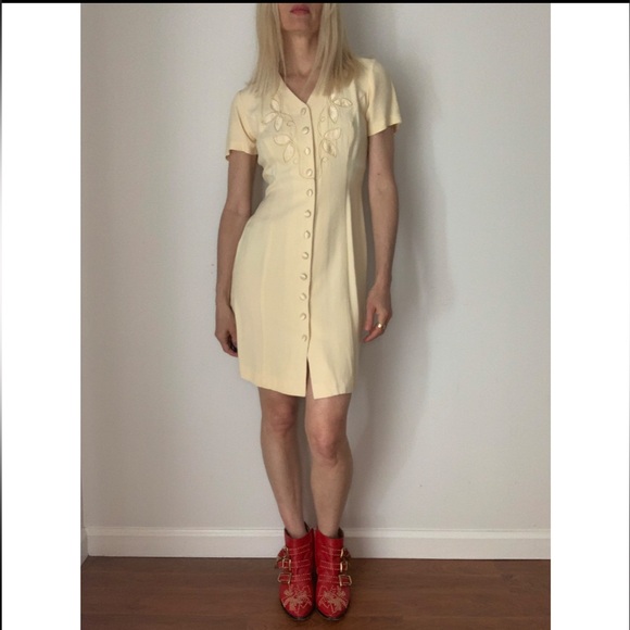 Vintage 90s Pale Yellow Pastel Button-Dowm Floral Embroidered Mini Dress… - Picture 8 of 13